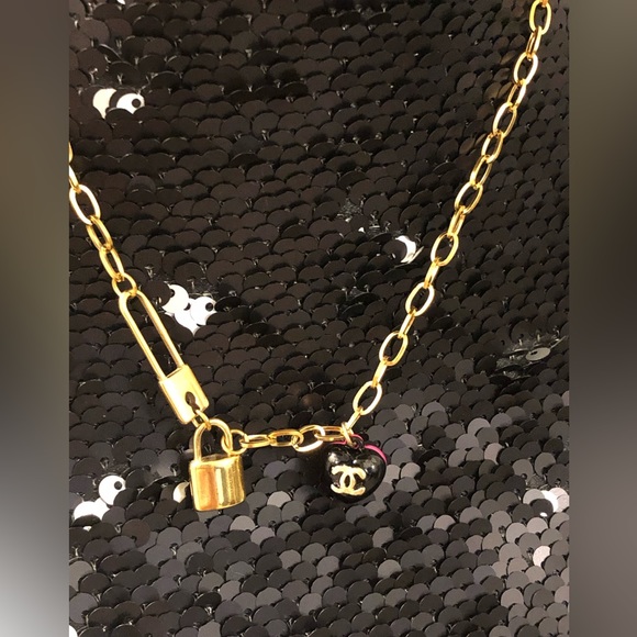 CHANEL Auth. Charm 3D Heart onto Love Lock Pendant Necklace SS … - Picture 5 of 13